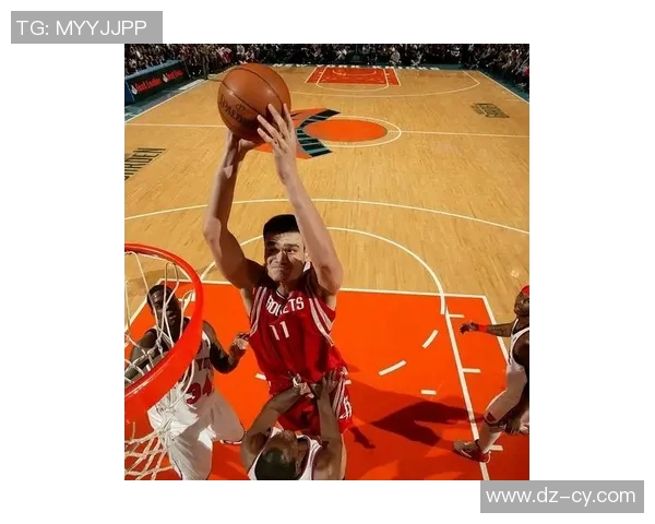 姚明热身投篮瞬间展现篮球巨星风采引发球迷热烈期待