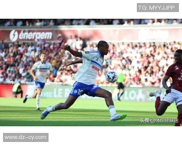 最强00后球员崛起足球明星新生代的精彩表现与未来潜力分析