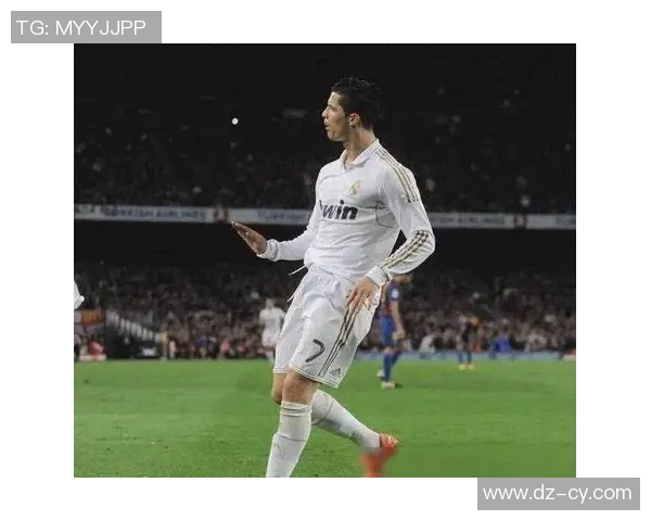 足球明星热情祝贺球队胜利的精彩瞬间与感人寄语